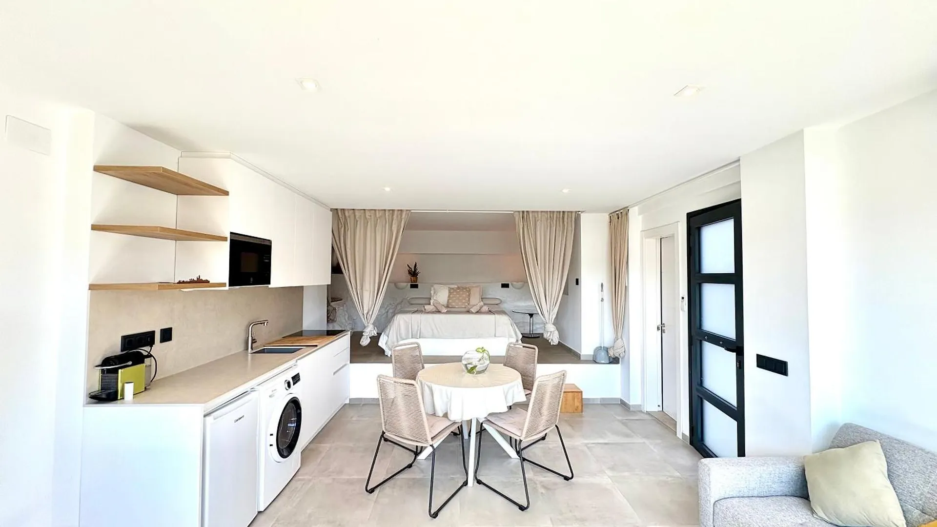 Pandi'S Place Sant Pere De Ribes 0*,